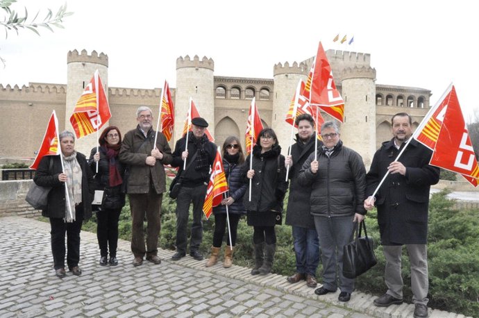 Concentración ante La Aljafería