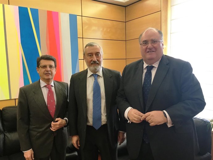 Matarí, Gómez Pomar y Gonzálvez tras una reunión