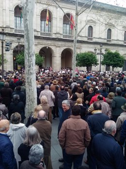 Concentración ante el Ayuntamiento.