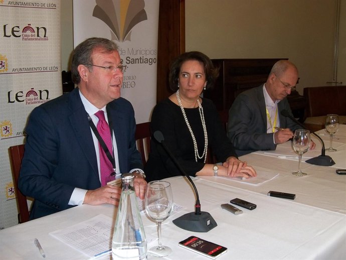 Antonio Silván y Josefa García Cirac, en la rueda de prensa 