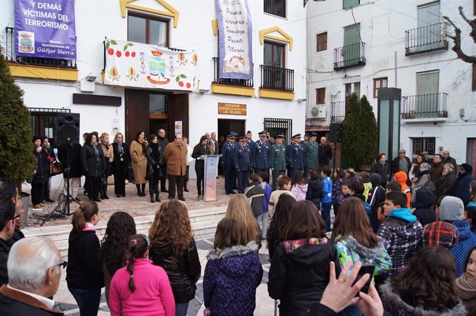 Homanaje a víctimas de ETA en Güéjar Sierra