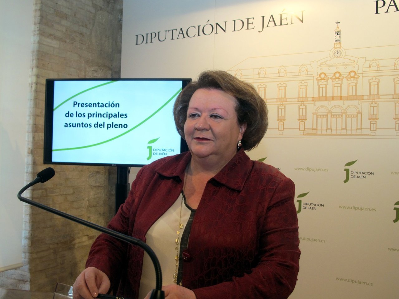 Pilar Parra presenta los asuntos del próximo pleno de la Diputación.