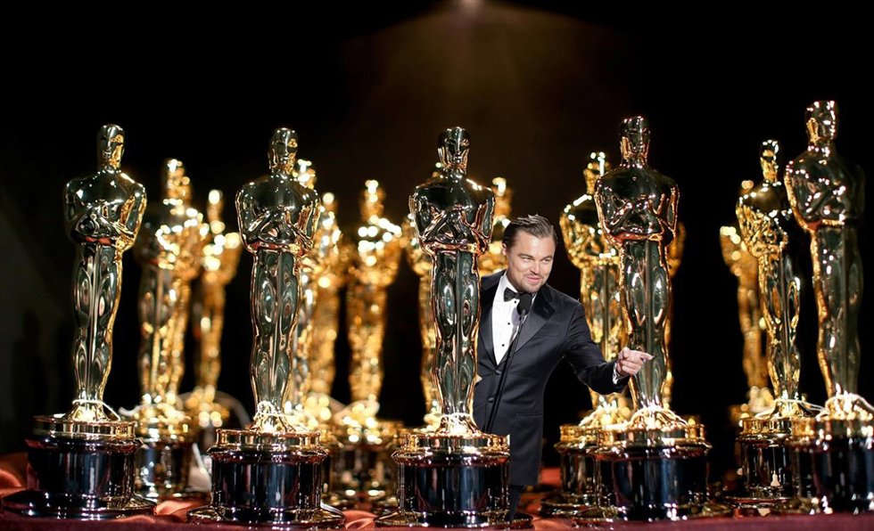 LEO BUSCA EL OSCAR TANTO COMO NOSOTROS