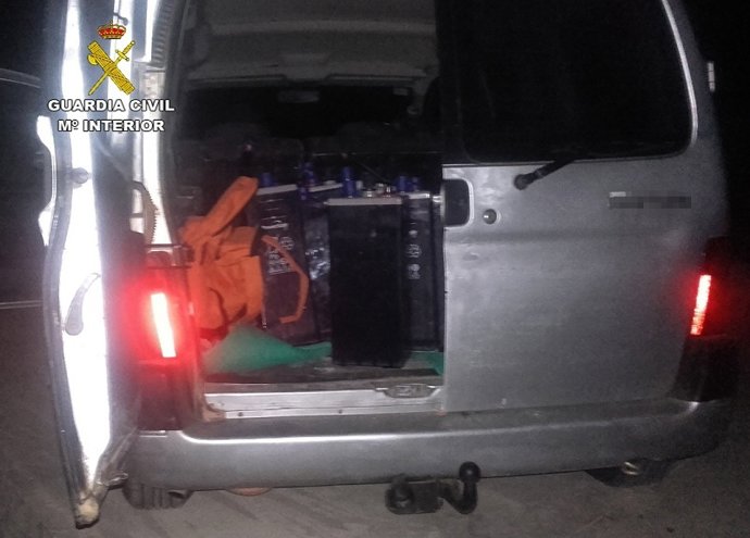 Baterías fotovoltaicas recuperadas por la Guardia Civil. 