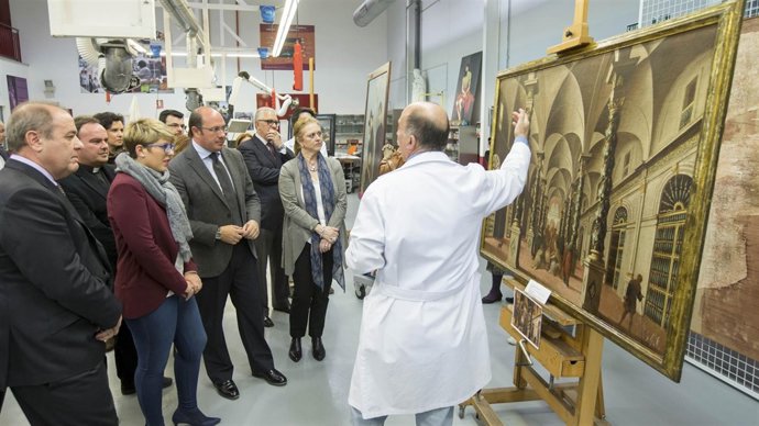 El presidente en el Centro de Restauración de la Región de Murcia