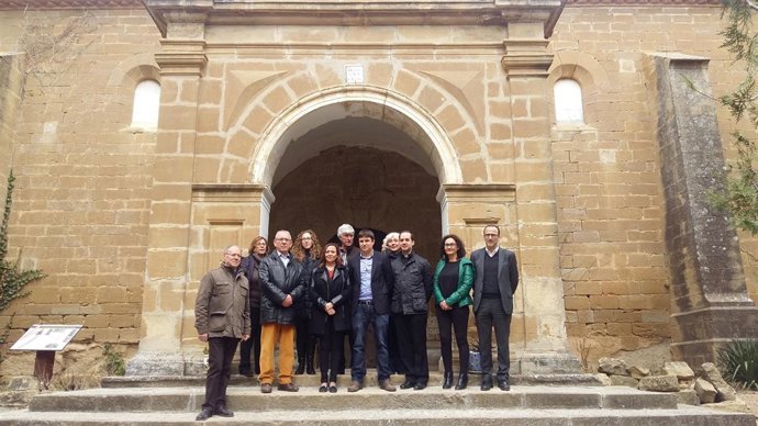 La consejera de Educaci&#243;n ha visitado Ayerbe. 