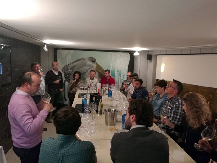 Presentación de un nuevo vino de limón de Vinícola del Condado. 