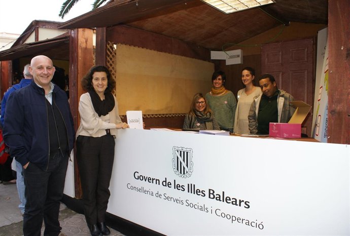 Stand informativo de Servicios Sociales en el Día de Baleares