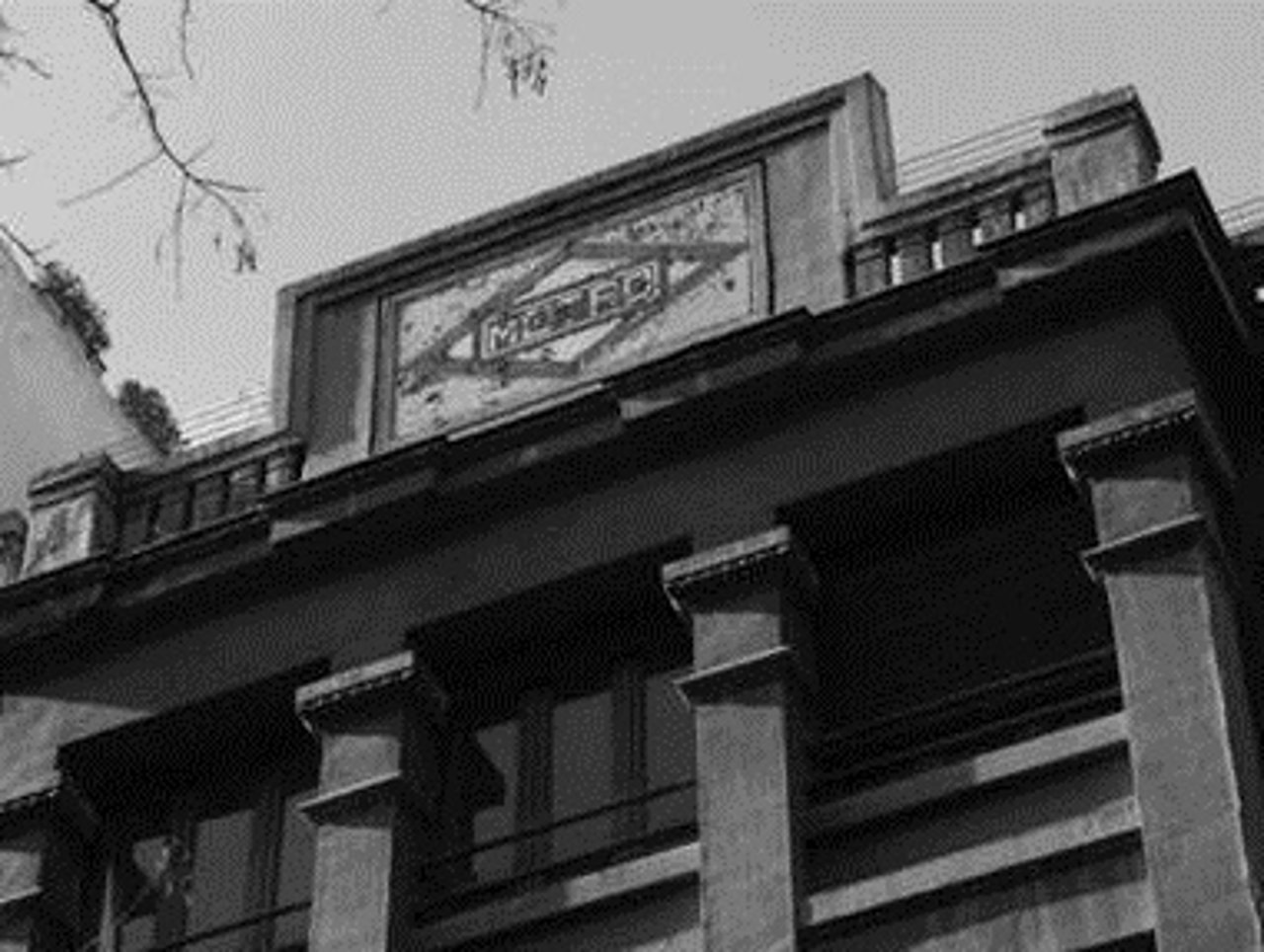 Uno de los edificios antiguos de Metro