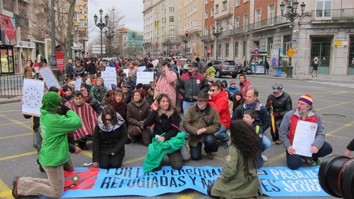 Marcha por un "pasaje seguro" para los refugiados