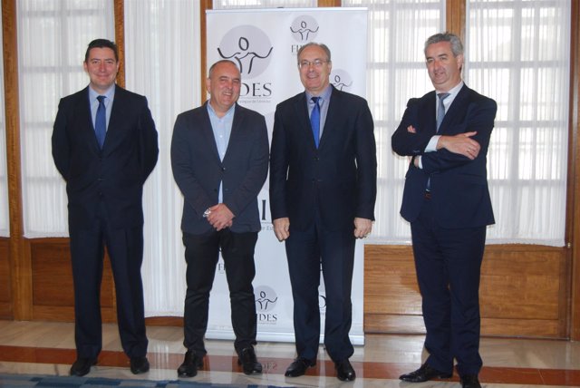 Reunión de representantes de Fides con el presidente del Parlamento andaluz