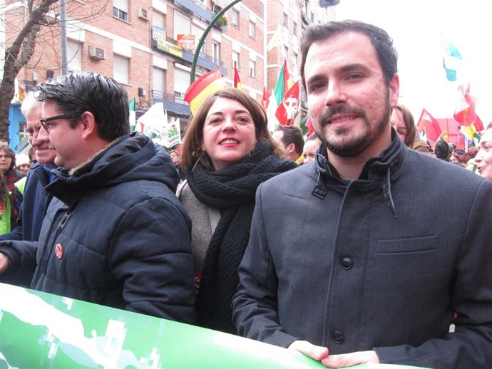 Alberto Garzón en la marcha por el 28F en Córdoba