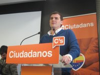 Rivera al PP: "Quien no quiera gobernar, al menos que deje hacerlo"