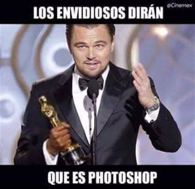 Leonardo DiCaprio con un Oscar