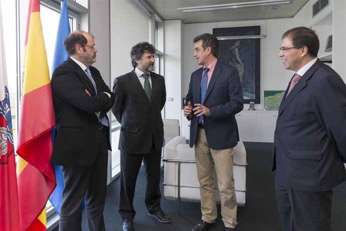 Martín se reúne con asociación energía