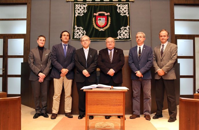 Tomas de posesión de directores de departamento en la UC