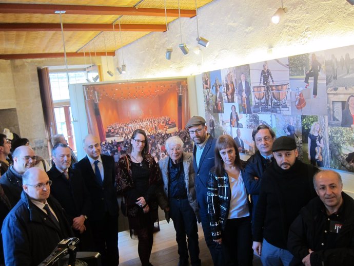 Inauguración de la exposición por los 20 años de la Real Filharmonía de Galicia