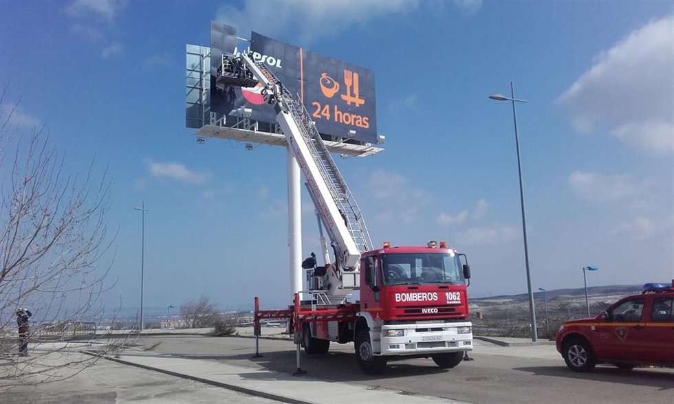 Los bomberos de la DPZ han actuado en La Muela por el viento