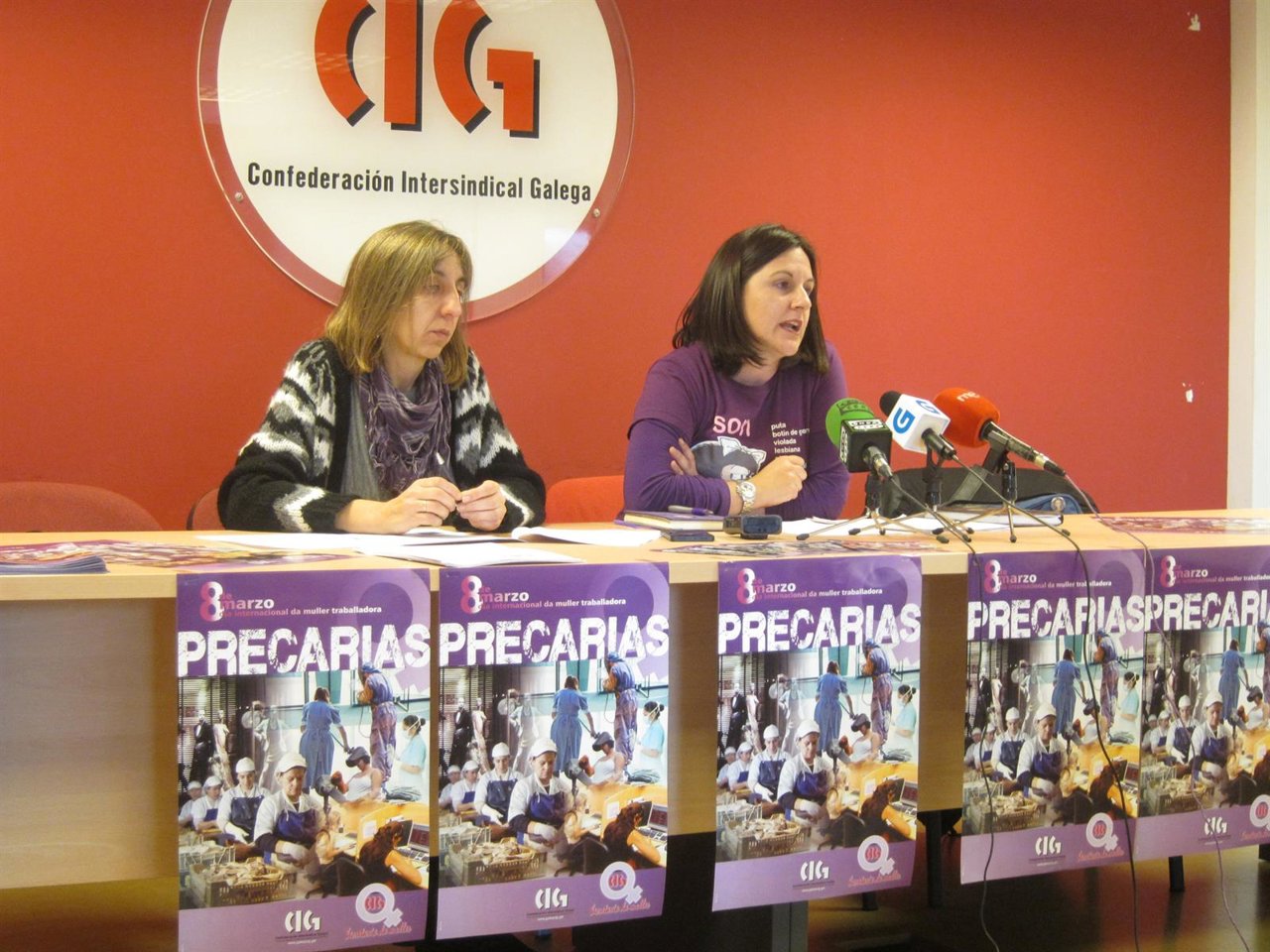Natividad López (izq) y Margarita Corral (der) en rueda de prensa de la CIG