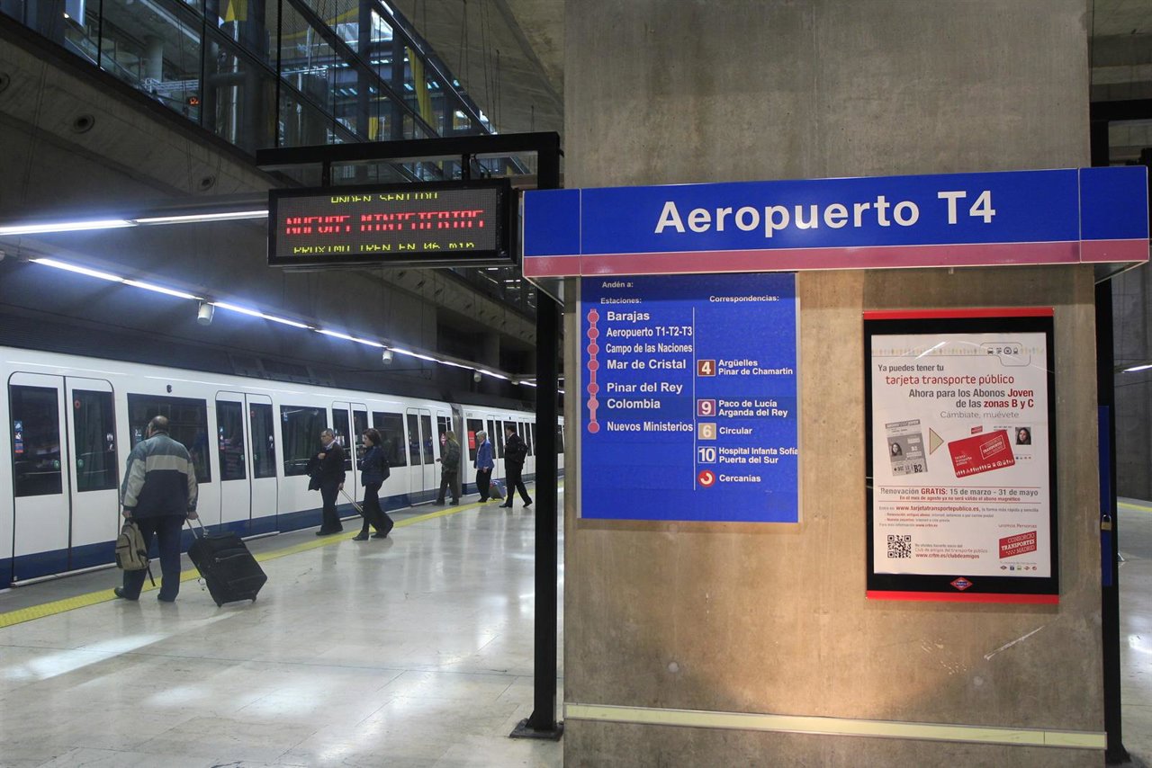 Aeropuerto de Barajas, turismo, turistas, viajeros, viajes, avión, AENA.