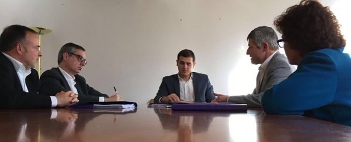 Albert Rivera se reúne con Sociedad Civil Catalana