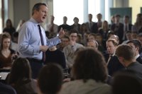 Cameron alega que no utiliza "miedo" sino "hechos" para pedir la continuidad en la UE