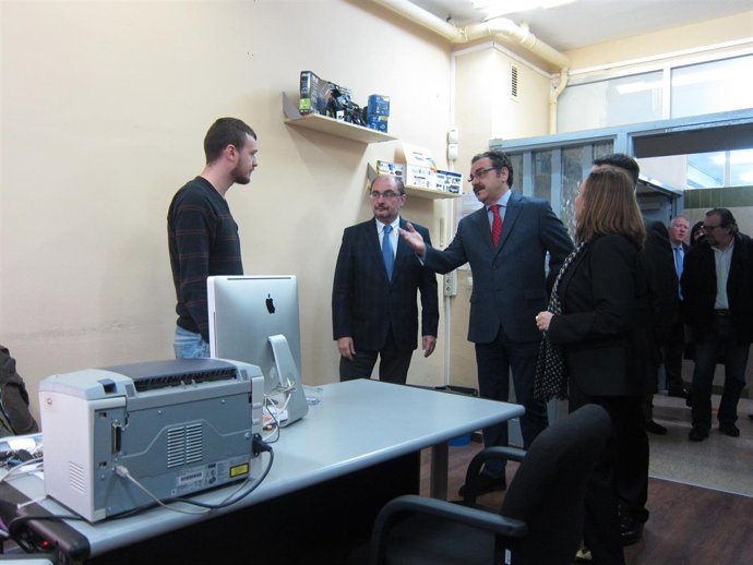 Lambán en su visita este martes al Centro de FP Los Enlaces