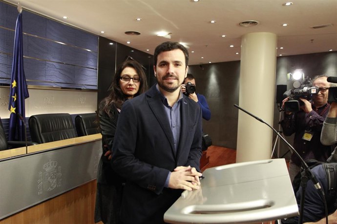 Alberto Garzón y Sol Sánchez en el Congreso