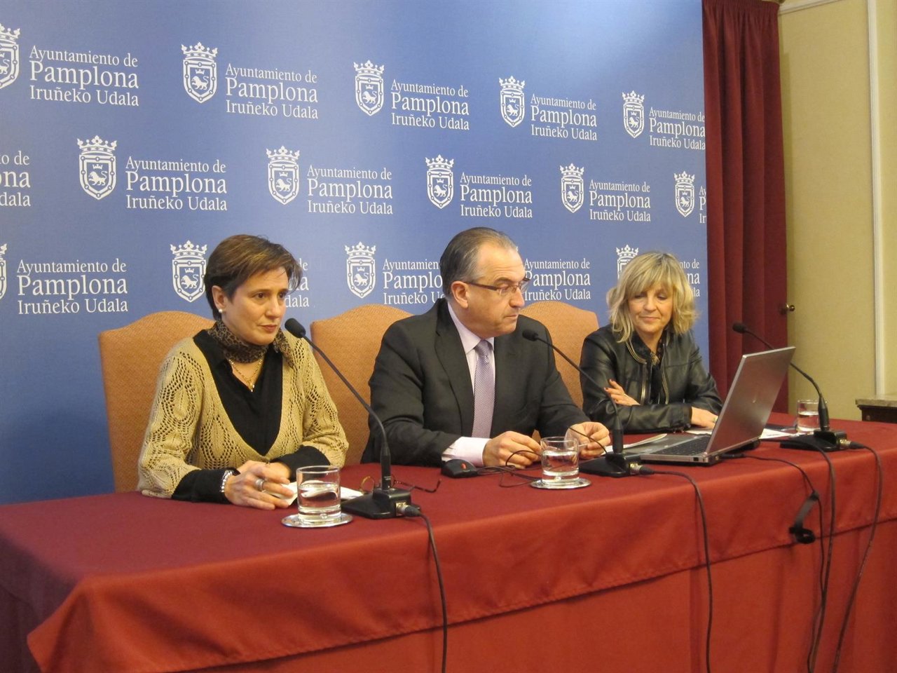 Elizalde, Maya y Caballero en la rueda de prensa