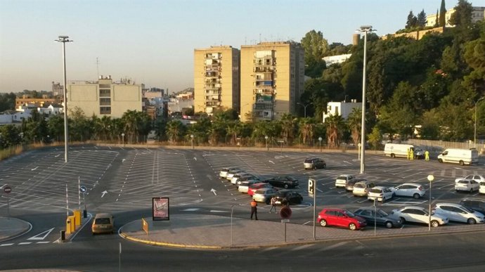 Aparcamiento en la estación de metro de San Juan Bajo