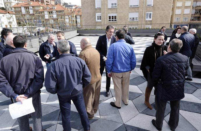 Apertura de la plaza superior del Mercado de Puertochico