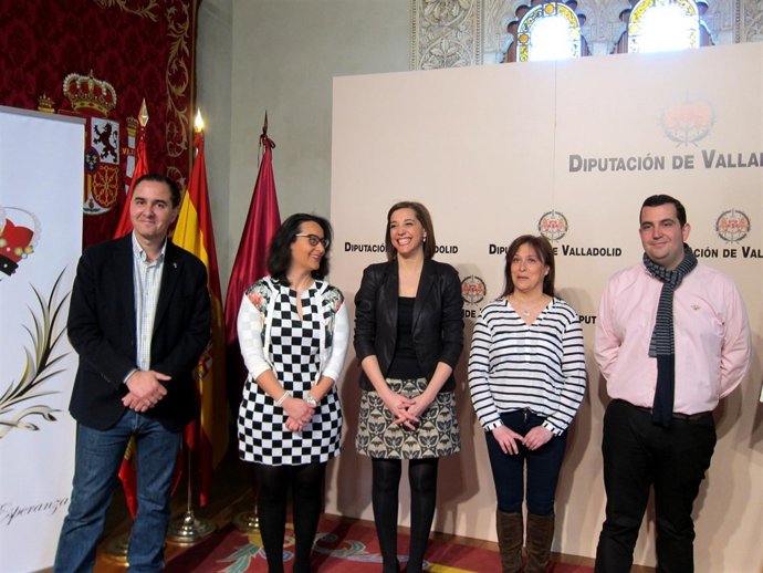 La diputada de Cultura, en el medio, en la presentación de las jornadas.