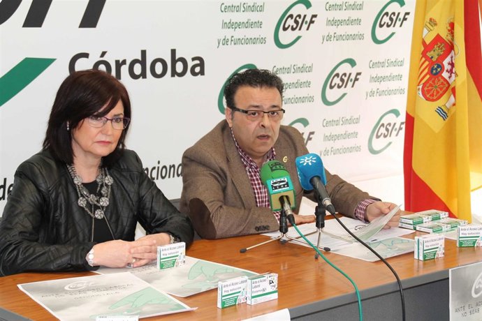 Álvarez interviene en la rueda de prensa junto a Navajas