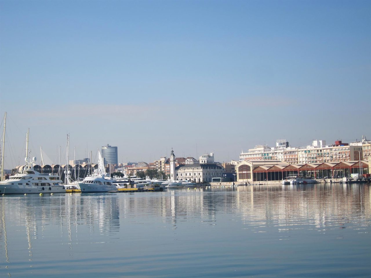 Imagen de la dársena y la Marina del Puerto de Valencia