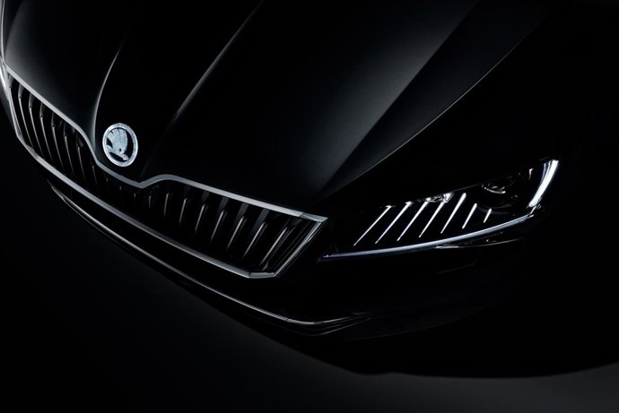 Skoda 'Superb Black Crystal'