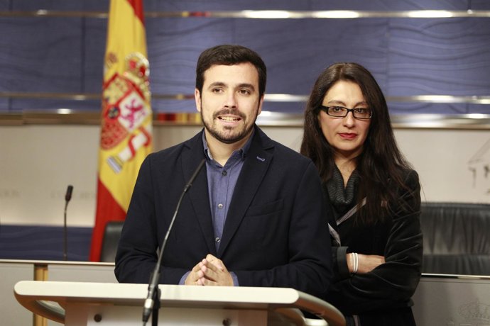 Alberto Garzón y Sol Sánchez en el Congreso