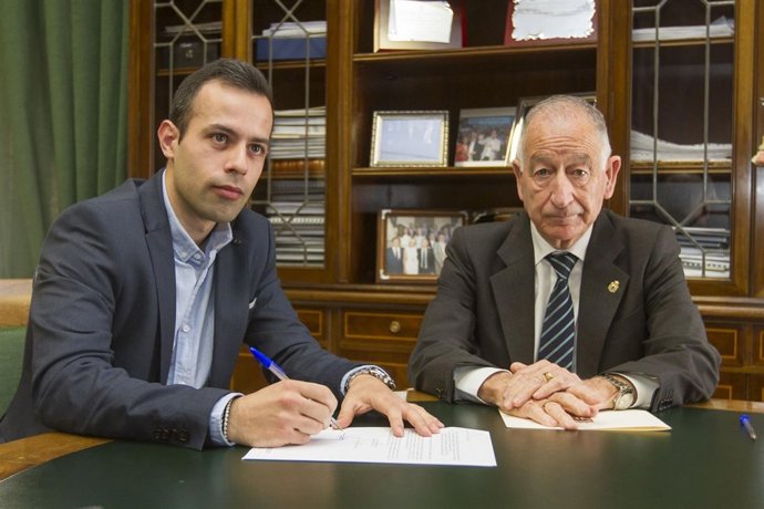 Gabriel Amat ha entregado subvenciones a 4 pequeños municipios almerienses.