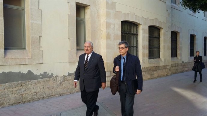 El empresario Fuster, a la izquierda