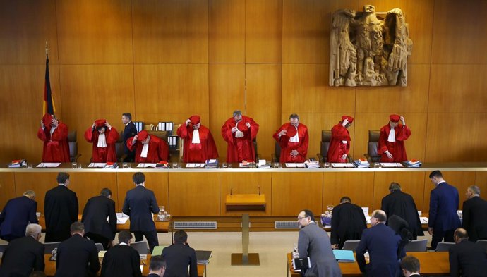 El Constitucional alemán discute la ilegalización del NPD