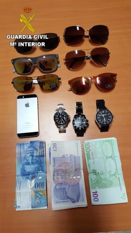 Material incautado por agentes de la Guardia Civil de robos en hoteles