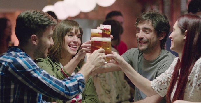 CAÑAS MAHOU CERVEZA