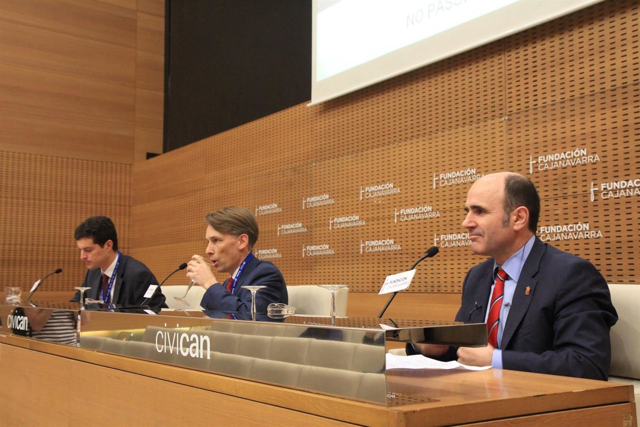 Manu Ayerdi, Ragnar Bermstrong y Eriz Zabala.