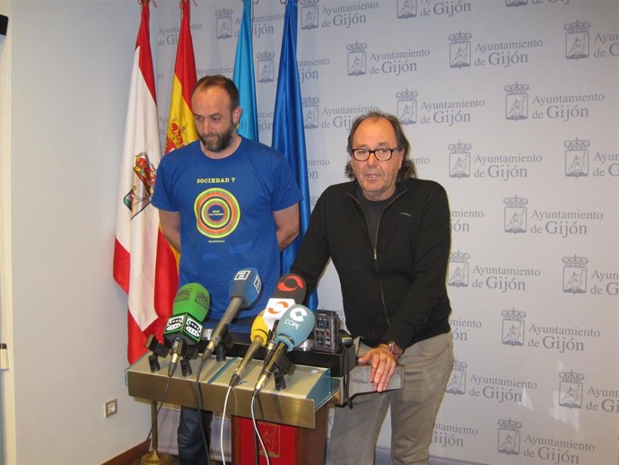 Los concejales de XSP, durante la rueda de prensa.
