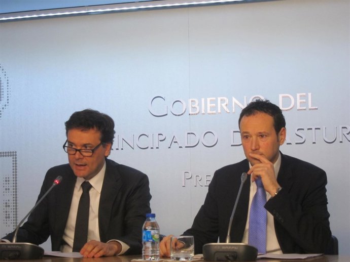 Los consejeros de Turismo y de Presidencia del Principado