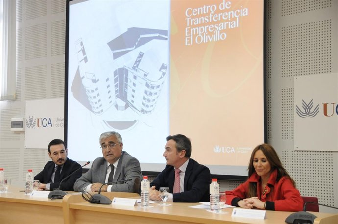 La Junta y la UCA presentan el CTE 'El Olivillo'