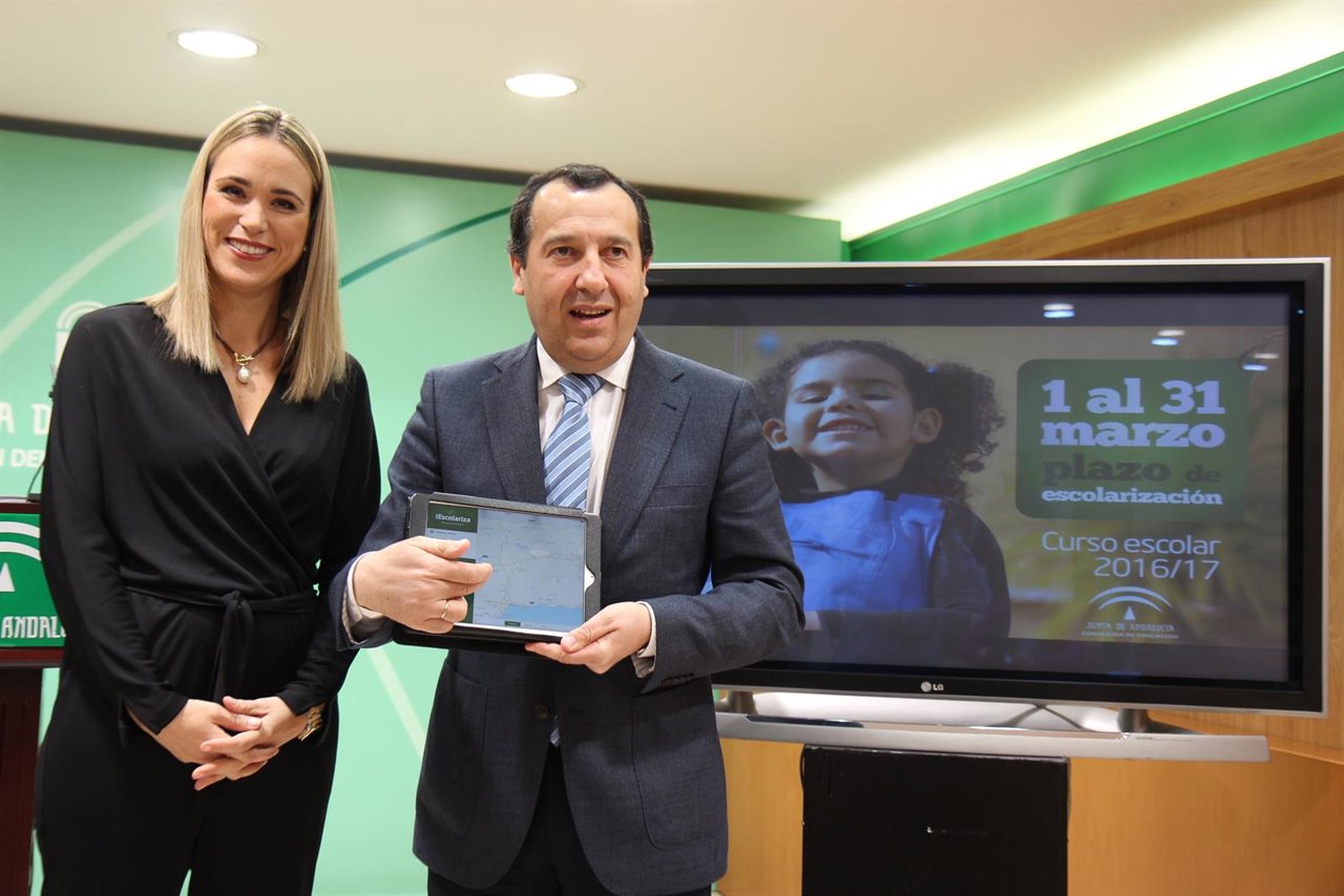 Ruiz Espejo y Alba en rueda de prensa en Málaga 