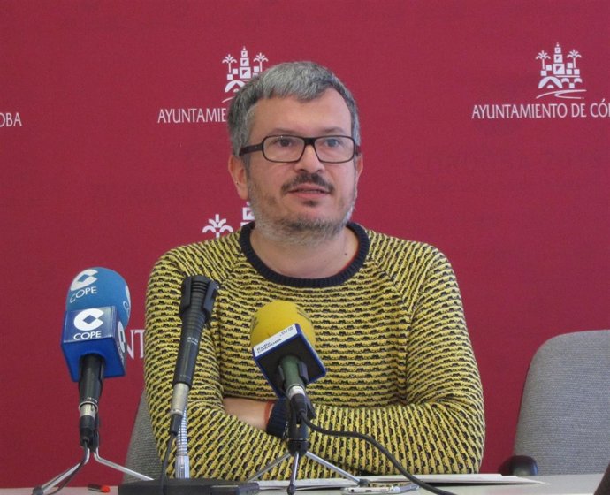 El edil de Ganemos Alberto de los Ríos