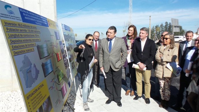 El delegado de Gobierno en Andalucía, José Luis Sanz, visita las obras