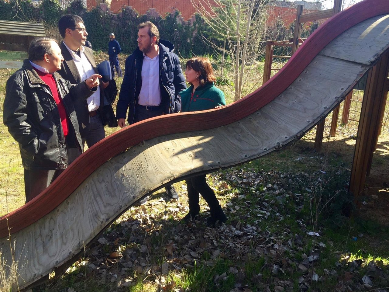 Visita de Óscar Puente, María Sánchez y Alberto Bustos a Juan de Aust