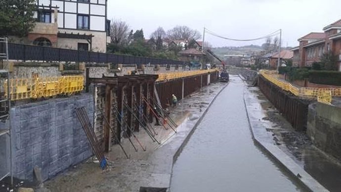 Trabajo márgenes del Río Gobela